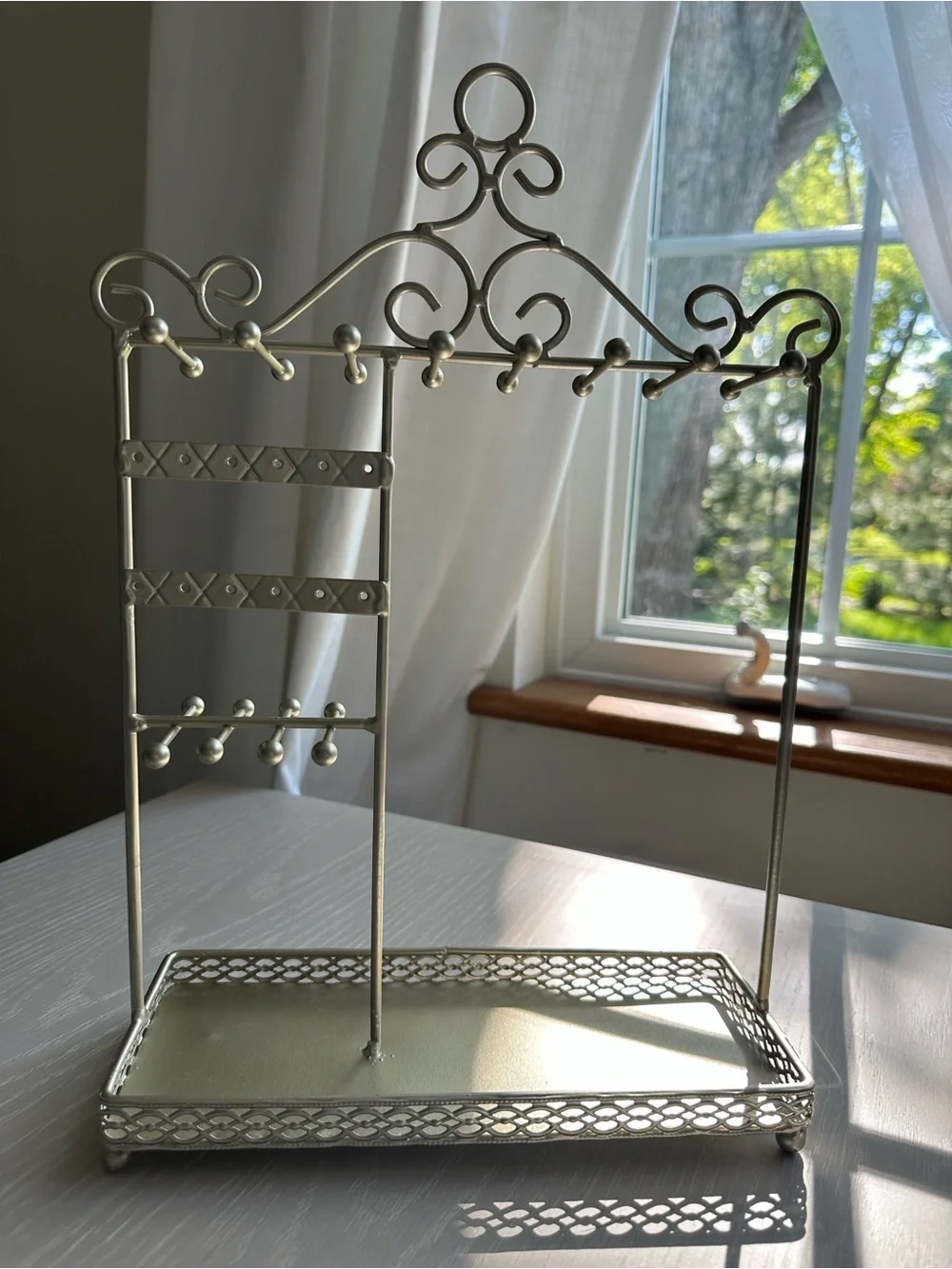 Metal Jewelry Organizer Stand in Metallic Cream - Picture 5 of 6